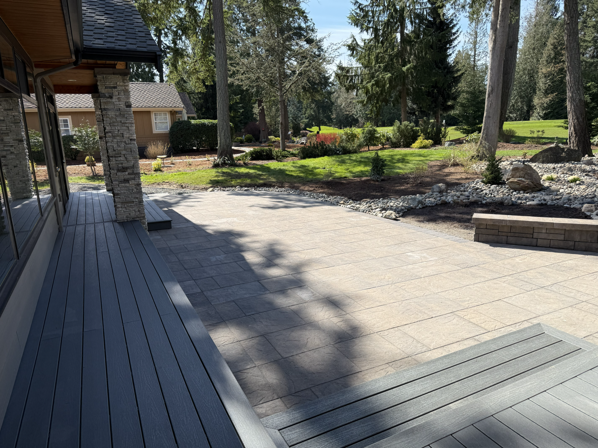 shadowstone-retreat-patio and-yard-8